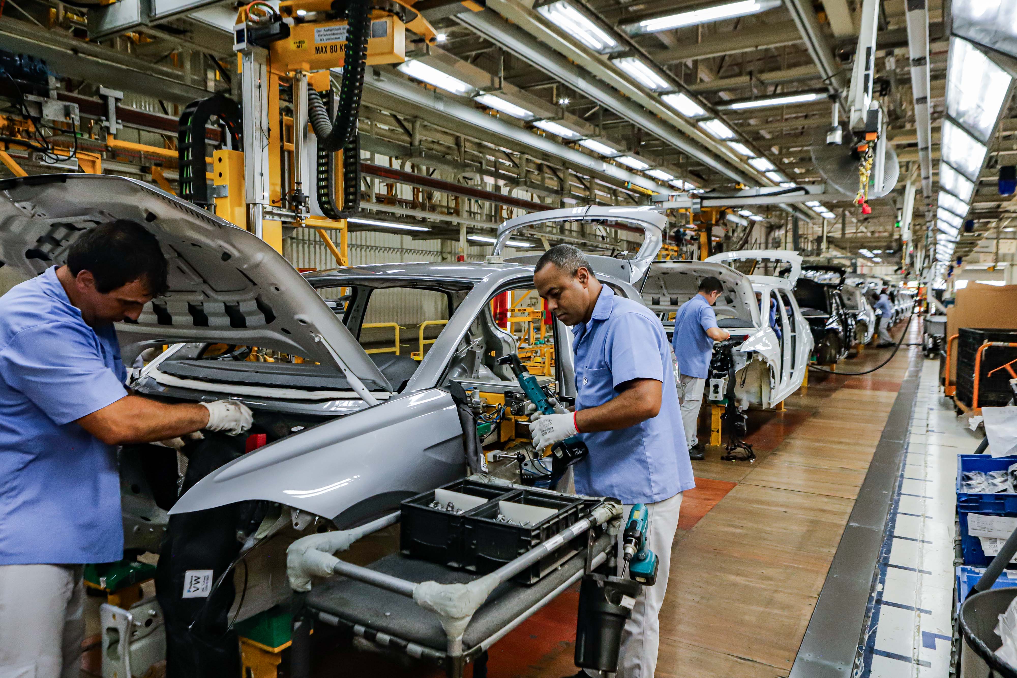 Atividade econômica acelera e Paraná cresce o dobro da média nacional em abril