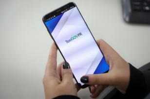 Celular com app TaxiGov