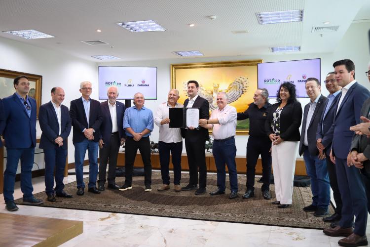 Ratinho Junior, Darci Piana e demais políticos e diretores envolvidos para anúncio do Programa Rota do Progresso