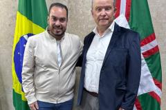 Prefeitura de Curitiba firma cooperação técnica com IPARDES para fortalecer análise de dados econômicos e sociais 