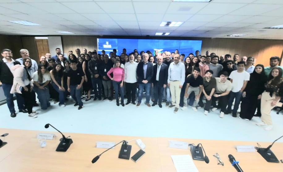 IPARDES recebe alunos e professores de Economia da Unespar e Unioeste