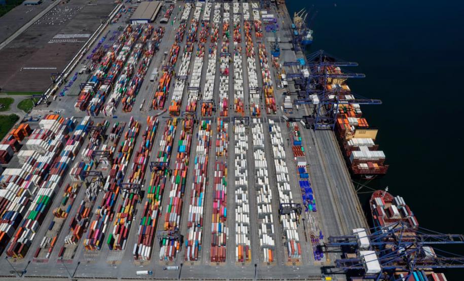 Exportações do Paraná para Dinamarca, Singapura, Noruega, Polônia e Japão dobram em 2026