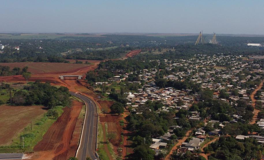 Exportações de empresas paranaenses, por Foz do Iguaçu e Guaíra, crescem até 21% desde 2018