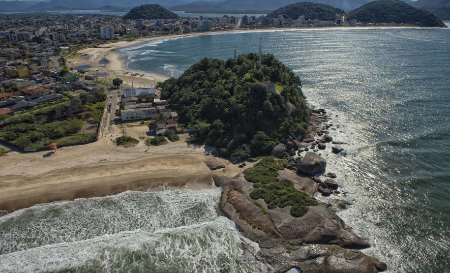 Temporada 2025/2026 do Verão Maior Paraná movimentou R$ 337,9 milhões em licenciamentos ambientais nos sete municípios do Litoral.