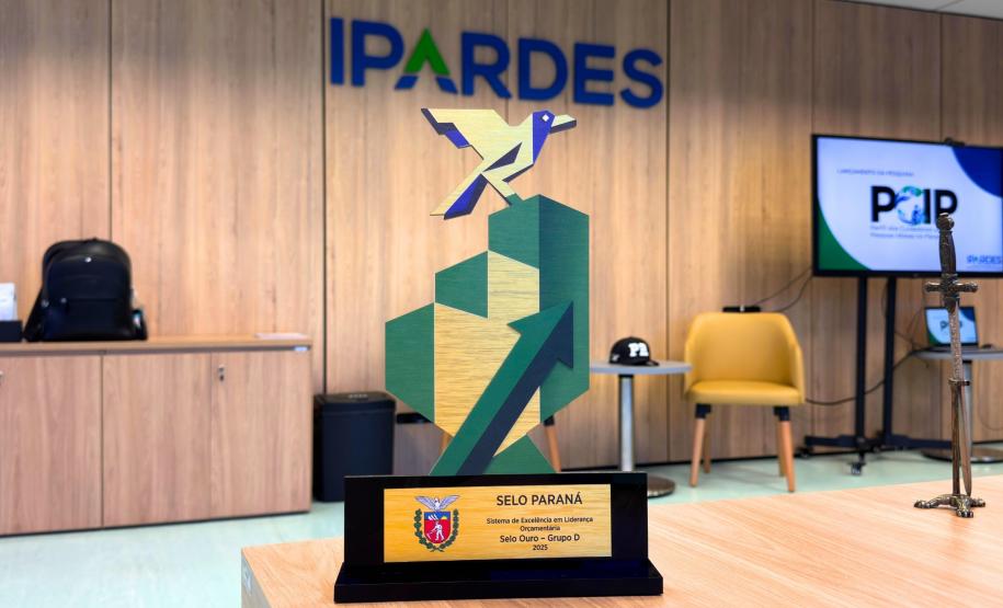IPARDES é agraciado com Selo Ouro, em Premiação Oficial, na Assembleia Legislativa