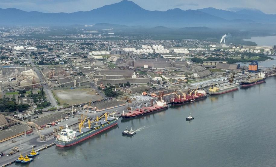 Exportações paranaenses crescem 7,7% em abril e totalizam US$ 2,2 bilhões no mês